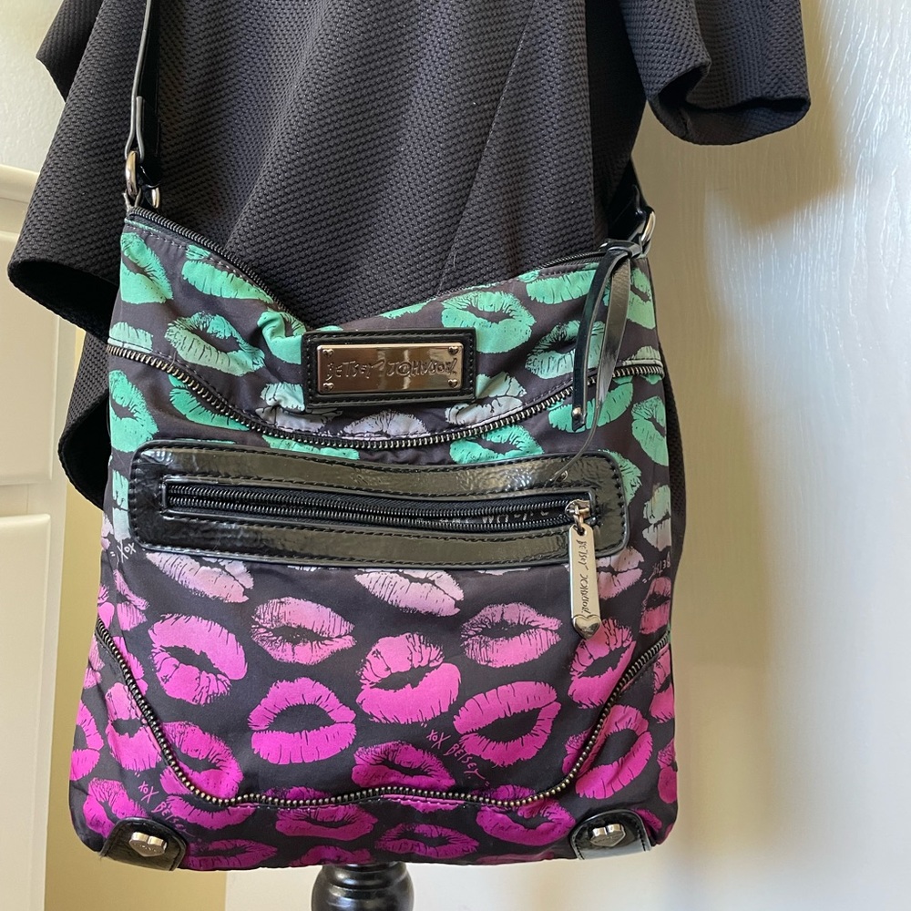 Vintage early 2000’s crossbody Betsey Johnson bag.